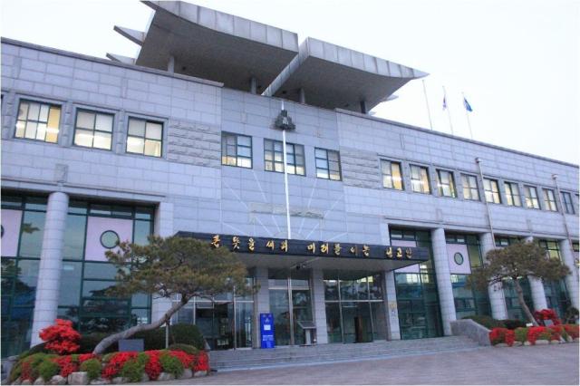 전주고등학교 정문과 교정